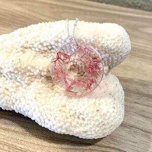 102. Elegant Pink resin Coral and beach sand Pendant Necklace